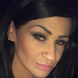 Meet your Posher, Adrianne